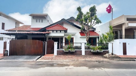Dijual Rumah Mewah Siap Huni di Perumahan Pondok Nirwana MERR - Kedung Baruk, Rungkut, Surabaya.