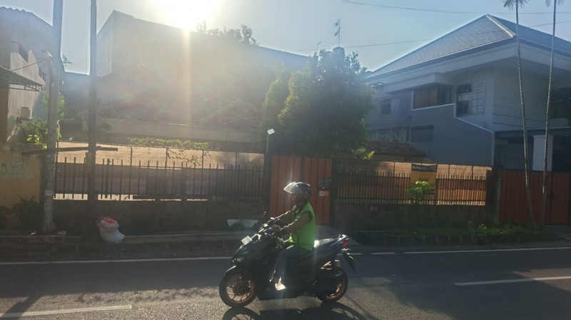 Rumah tua hitung tanah Rajawali selatan