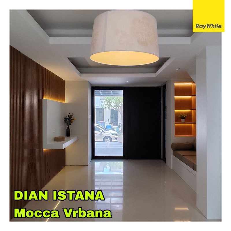 Dijual Rumah di Dian Istana Surabaya Barat