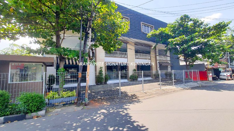 Gedung Baru Renovasi di Cipinang Indah I - Cocok untuk Kantor atau Usaha