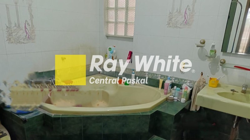 Rumah 2 Lantai di Sakura Indah Pratista Pasir Koja Bandung