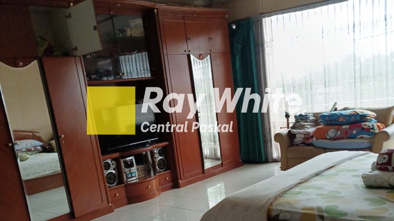 Rumah 2 Lantai di Sakura Indah Pratista Pasir Koja Bandung