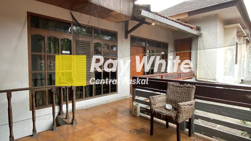 Rumah Megah di Sayap Dago Kota Bandung