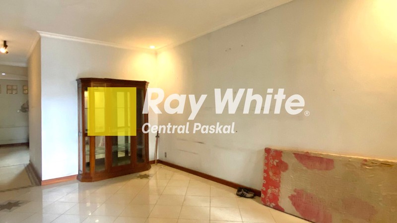 Rumah Megah di Sayap Dago Kota Bandung