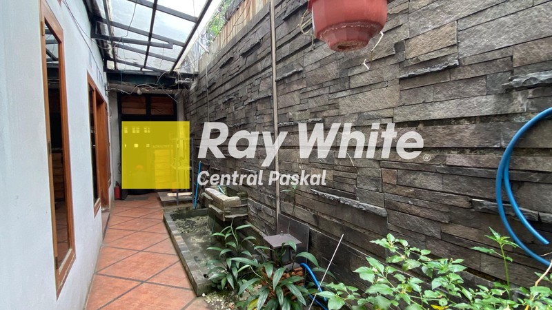 Rumah Megah di Sayap Dago Kota Bandung