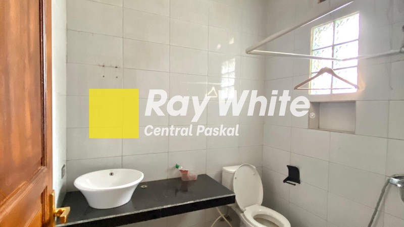 Rumah Megah di Sayap Dago Kota Bandung