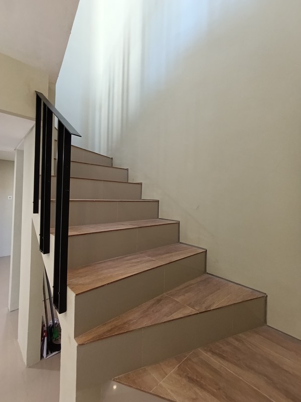 rumah dijual di surabaya timur harga 1 milyar