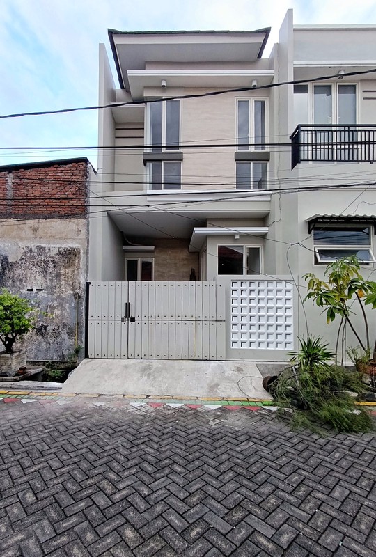 rumah dijual di surabaya timur harga 1 milyar
