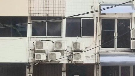 Disewakan Ruko 4 Lantai Strategis di Jl. Kyai Maja, Kebayoran Baru - Bonus 5 AC