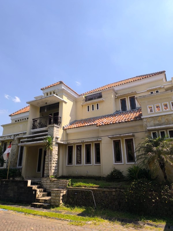 Dijual 600 m2 Rumah Pinus Asri Samping Wisata Bukit Mas Surabaya Barat - Hook 2 Lantai Plus Kolam Renang Private Pool - Dekat Pakuwon Mall, Prambanan Residence, Citraland