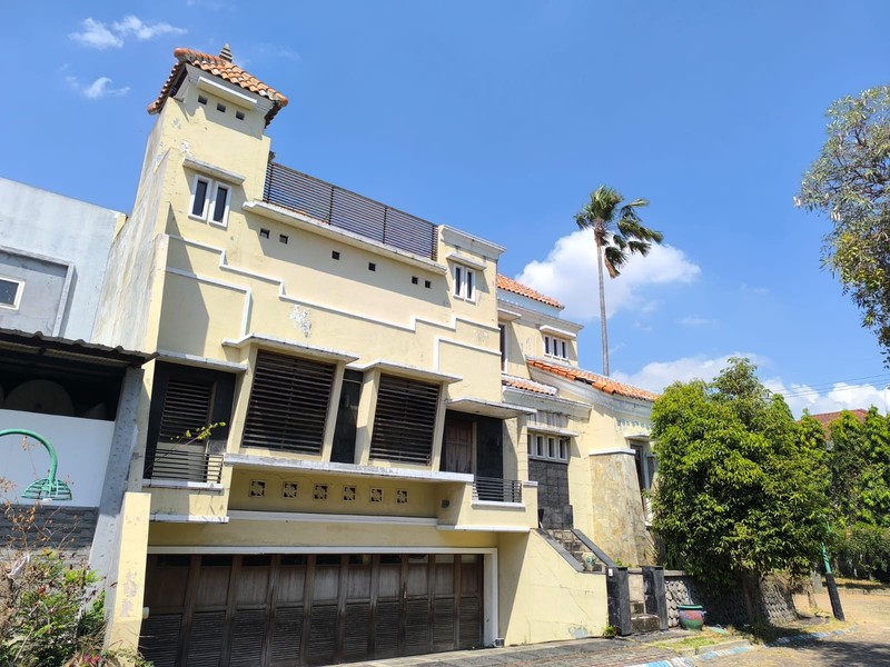 Dijual 600 m2 Rumah Pinus Asri Samping Wisata Bukit Mas Surabaya Barat - Hook 2 Lantai Plus Kolam Renang Private Pool - Dekat Pakuwon Mall, Prambanan Residence, Citraland