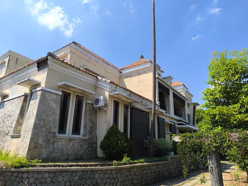 Dijual 600 m2 Rumah Pinus Asri Samping Wisata Bukit Mas Surabaya Barat - Hook 2 Lantai Plus Kolam Renang Private Pool - Dekat Pakuwon Mall, Prambanan Residence, Citraland