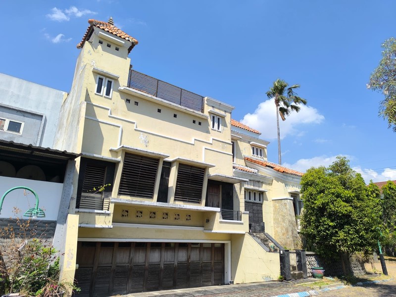 Dijual 600 m2 Rumah Pinus Asri Samping Wisata Bukit Mas Surabaya Barat - Hook 2 Lantai Plus Kolam Renang Private Pool - Dekat Pakuwon Mall, Prambanan Residence, Citraland