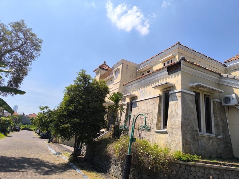 Dijual 600 m2 Rumah Pinus Asri Samping Wisata Bukit Mas Surabaya Barat - Hook 2 Lantai Plus Kolam Renang Private Pool - Dekat Pakuwon Mall, Prambanan Residence, Citraland