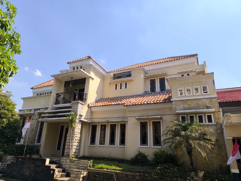 Dijual 600 m2 Rumah Pinus Asri Samping Wisata Bukit Mas Surabaya Barat - Hook 2 Lantai Plus Kolam Renang Private Pool - Dekat Pakuwon Mall, Prambanan Residence, Citraland