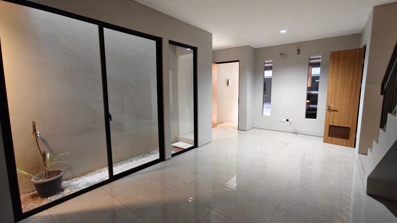 Rumah 4BR Cluster Lake Garden Zliving Grand Wisata Mustika Jaya Bekasi