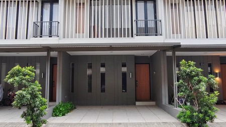 Rumah 4BR Cluster Lake Garden Zliving Grand Wisata Mustika Jaya Bekasi