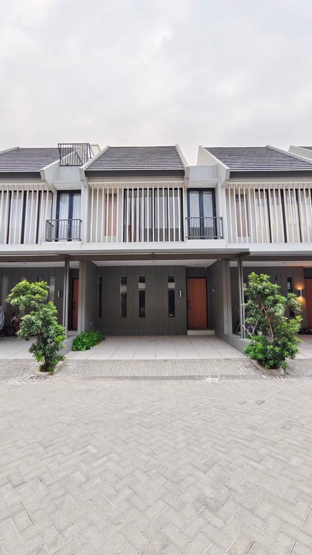 Rumah 4BR Cluster Lake Garden Zliving Grand Wisata Mustika Jaya Bekasi
