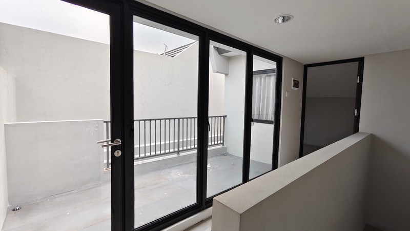 Rumah 4BR Cluster Lake Garden Zliving Grand Wisata Mustika Jaya Bekasi