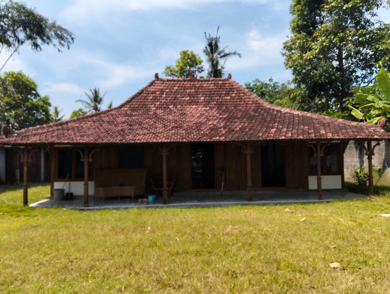Rumah Hitung Tanah Area Cipete