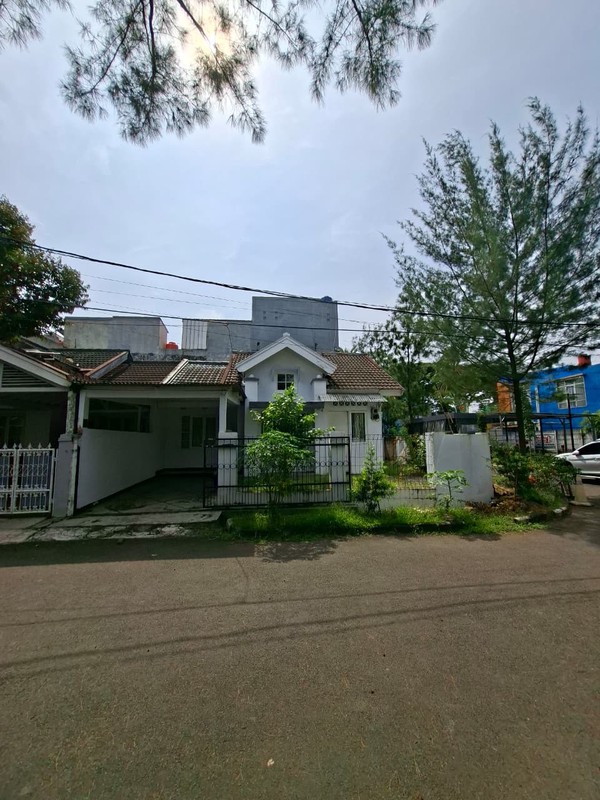 Rumah di HOOK Siap Huni dengan Hunian Nyaman dan Asri di Ciputat.