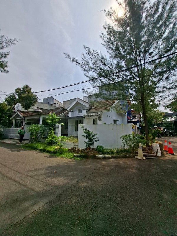 Rumah di HOOK Siap Huni dengan Hunian Nyaman dan Asri di Ciputat.