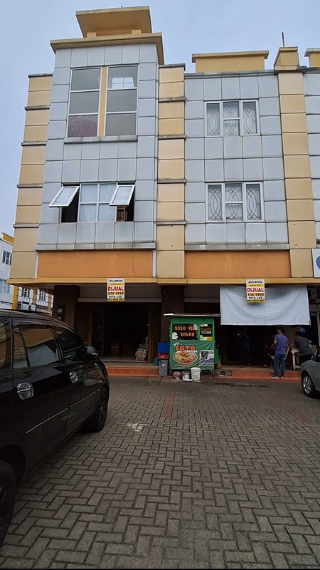 Jual Cepat Gandeng Hook Ruko Golden Boulevard BSD, Strategis, Lokasi Bagus, Siap Pakai