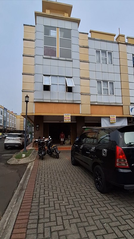 Jual Cepat Gandeng Hook Ruko Golden Boulevard BSD, Strategis, Lokasi Bagus, Siap Pakai