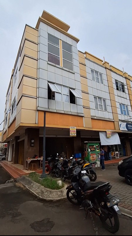 Jual Cepat Gandeng Hook Ruko Golden Boulevard BSD, Strategis, Lokasi Bagus, Siap Pakai