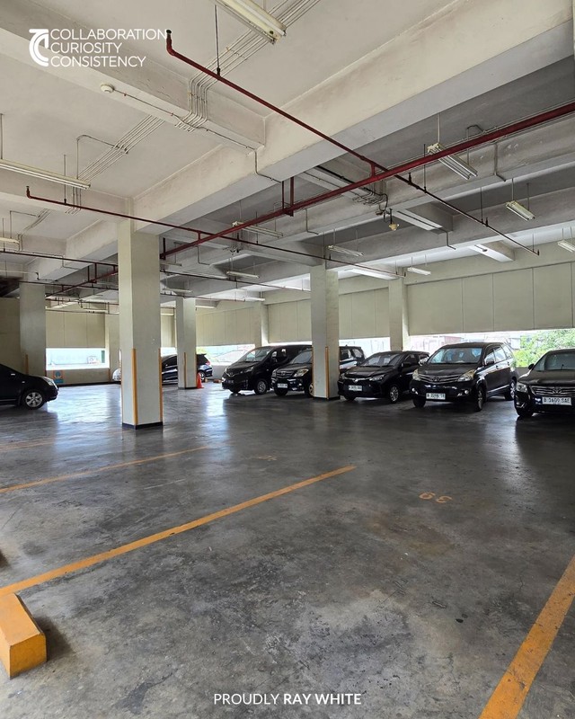 Gedung Office Di Daerah Mampang, Jakarta Selatan 