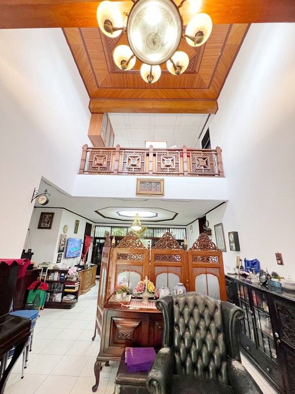 Jual rumah di Dempo Kebayoran Baru, Jakarta Selatan. Sangat strategis!