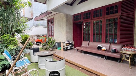 Jual rumah di Dempo Kebayoran Baru, Jakarta Selatan. Sangat strategis! 