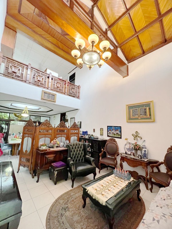 Jual rumah di Dempo Kebayoran Baru, Jakarta Selatan. Sangat strategis!