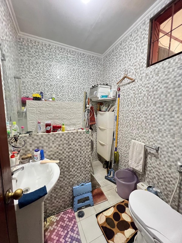 Jual rumah di Dempo Kebayoran Baru, Jakarta Selatan. Sangat strategis!