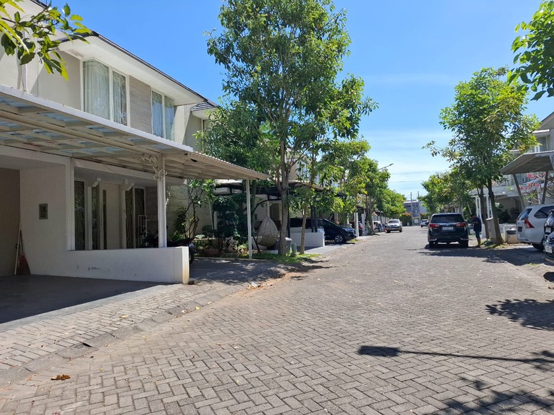 DIJUAL CEPAT RUMAH SIAP HUNI GREENLAKE CITRALAND SURABAYA BARAT