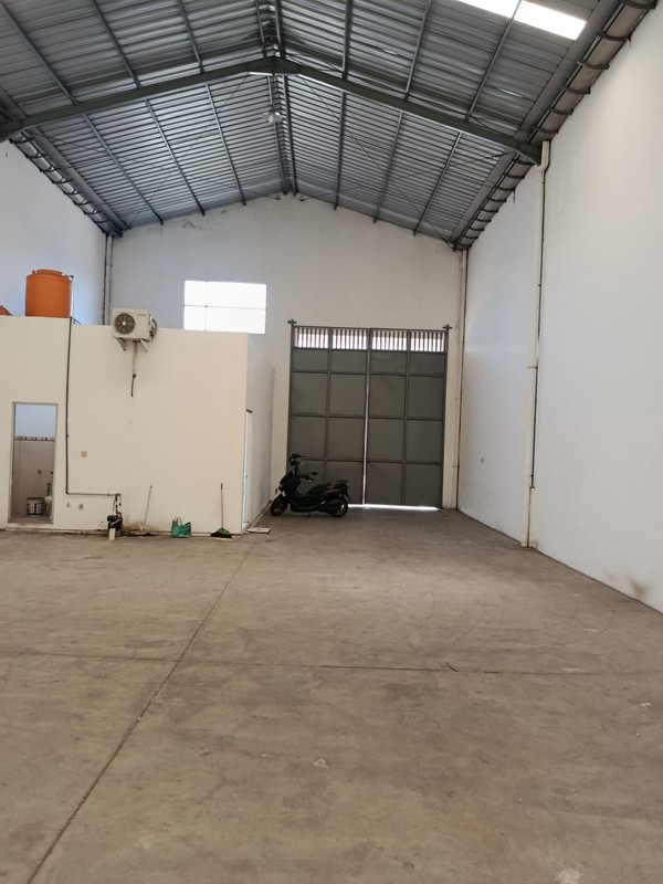 1975. Dijual Murah Gudang TRITAN Banyu Urip Sukomanunggal Surabaya Barat