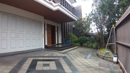 Rumah Mewah 2 lantai di kompleks Exclusive Budiasih Sukajadi