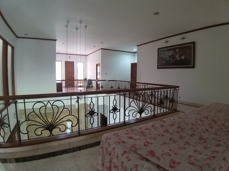Rumah Mewah 2 lantai di kompleks Exclusive Budiasih Sukajadi