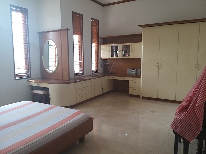 Rumah Mewah 2 lantai di kompleks Exclusive Budiasih Sukajadi
