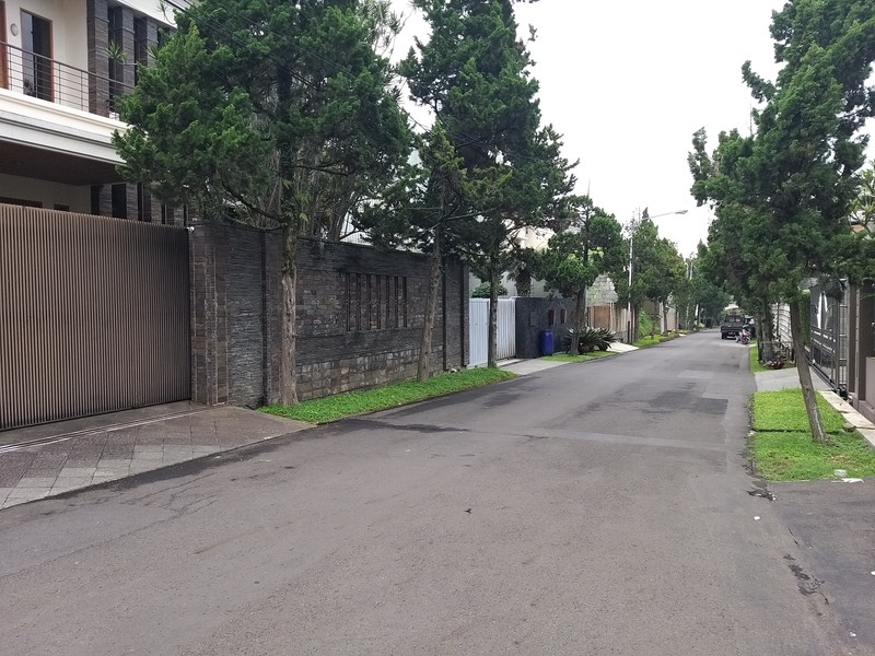 Rumah Mewah 2 lantai di kompleks Exclusive Budiasih Sukajadi