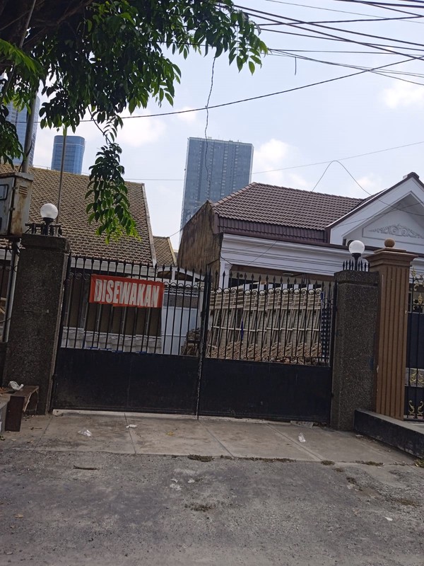 RumahPusat Kota Disewa Jalan Tegalsari Kedungdoro Surabaya