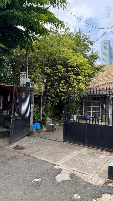 RumahPusat Kota Disewa Jalan Tegalsari Kedungdoro Surabaya