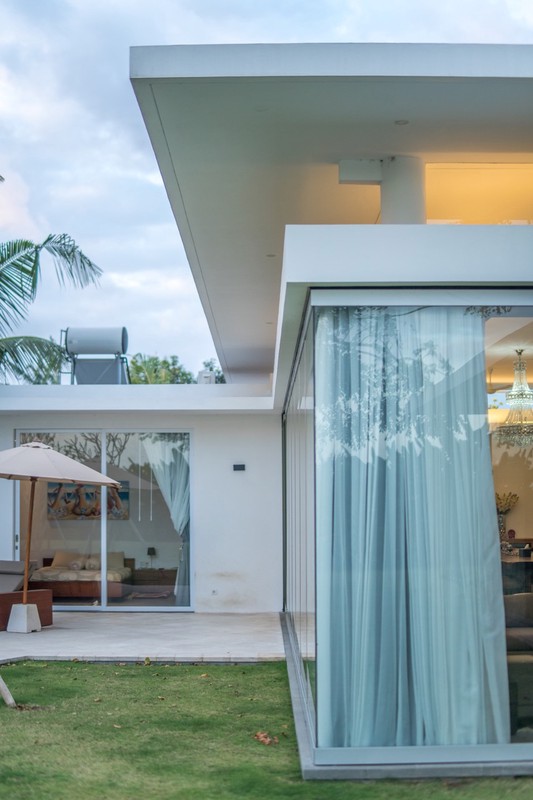 Freehold - Timeless Tropical Villa with Sophisticated Charm in Umalas