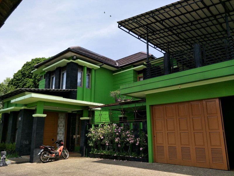 Villa Asri dengan Halaman Luas Lingkungan Nyaman @Bandung Barat, Bandung