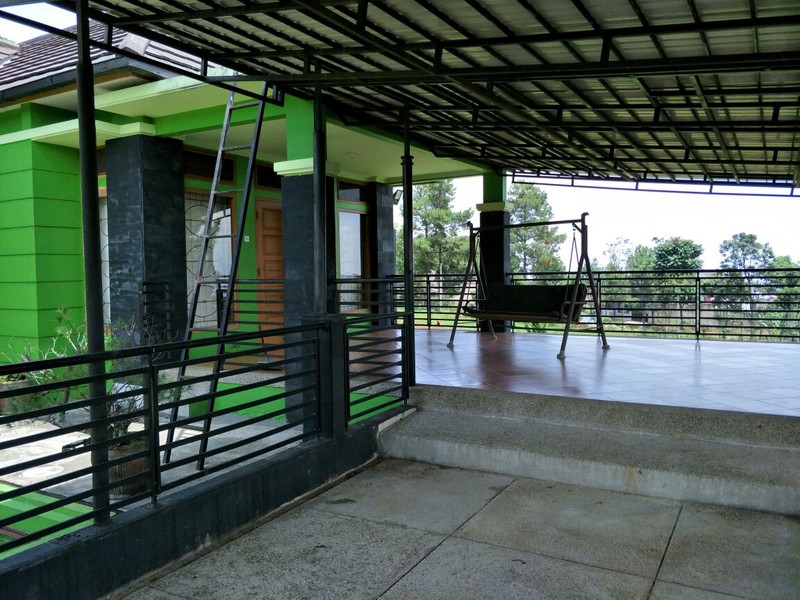 Villa Asri dengan Halaman Luas Lingkungan Nyaman @Bandung Barat, Bandung