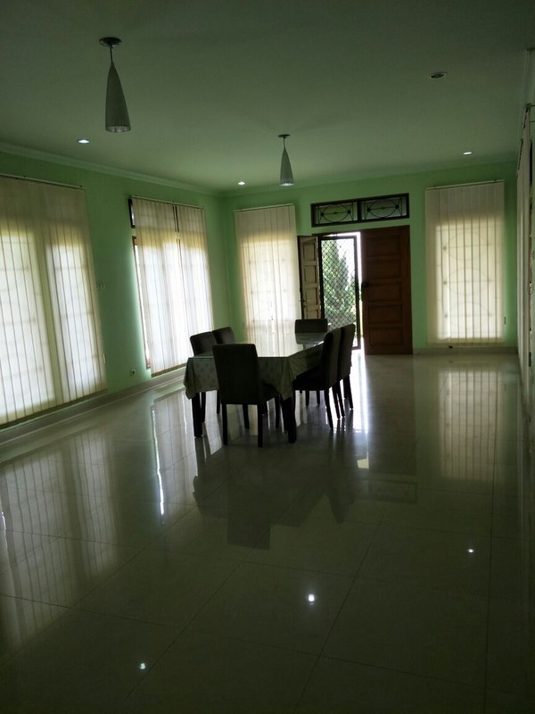 Villa Asri dengan Halaman Luas Lingkungan Nyaman @Bandung Barat, Bandung