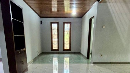 Rumah Siap Huni di Bintaro Jaya Posisi HOOK Surat SHM KT 3+1 dan KM 1+1 @Bintaro Sektor 9