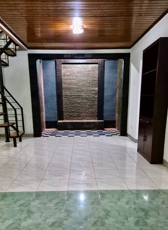 Rumah Siap Huni di Bintaro Jaya Posisi HOOK Surat SHM KT 3+1 dan KM 1+1 @Bintaro Sektor 9