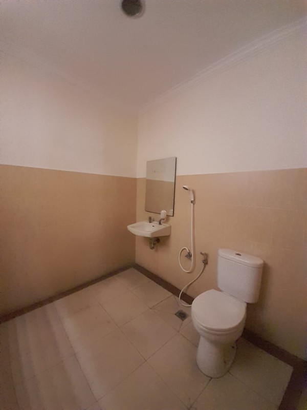Dijual Rumah/Kantor 2,5 Lantai Di Bendungan Lihir, Jakarta Pusat