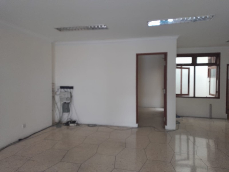 Dijual Rumah/Kantor 2,5 Lantai Di Bendungan Lihir, Jakarta Pusat